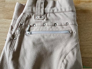 Ridbyxor ryttarutrustning till salu: Fina och sköna beiga ridbyxor. i Vetlanda - Annons 12