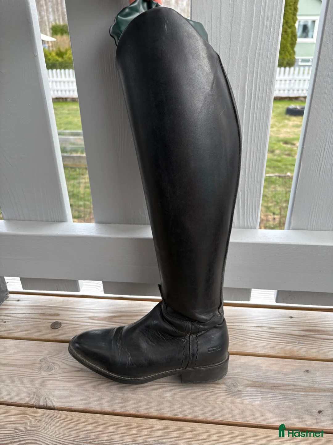 Ridstövlar ryttarutrustning till salu: CRW dressyrstövlar stl 37 – fint skick - Annons 1