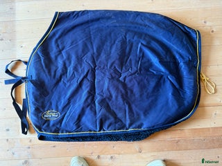 Täcken hästutrustning till salu: Ländtäcke marinblå 145 i Ystad - Annons 3