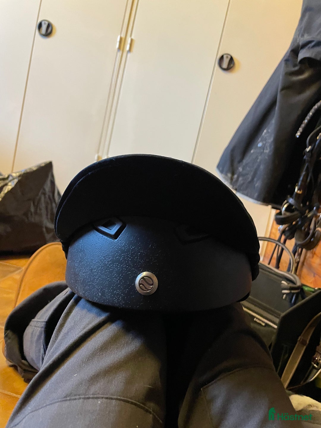 Hjälmar ryttarutrustning till salu: Terräng/fälttävlans hjälm  i Björköby - Annons 1