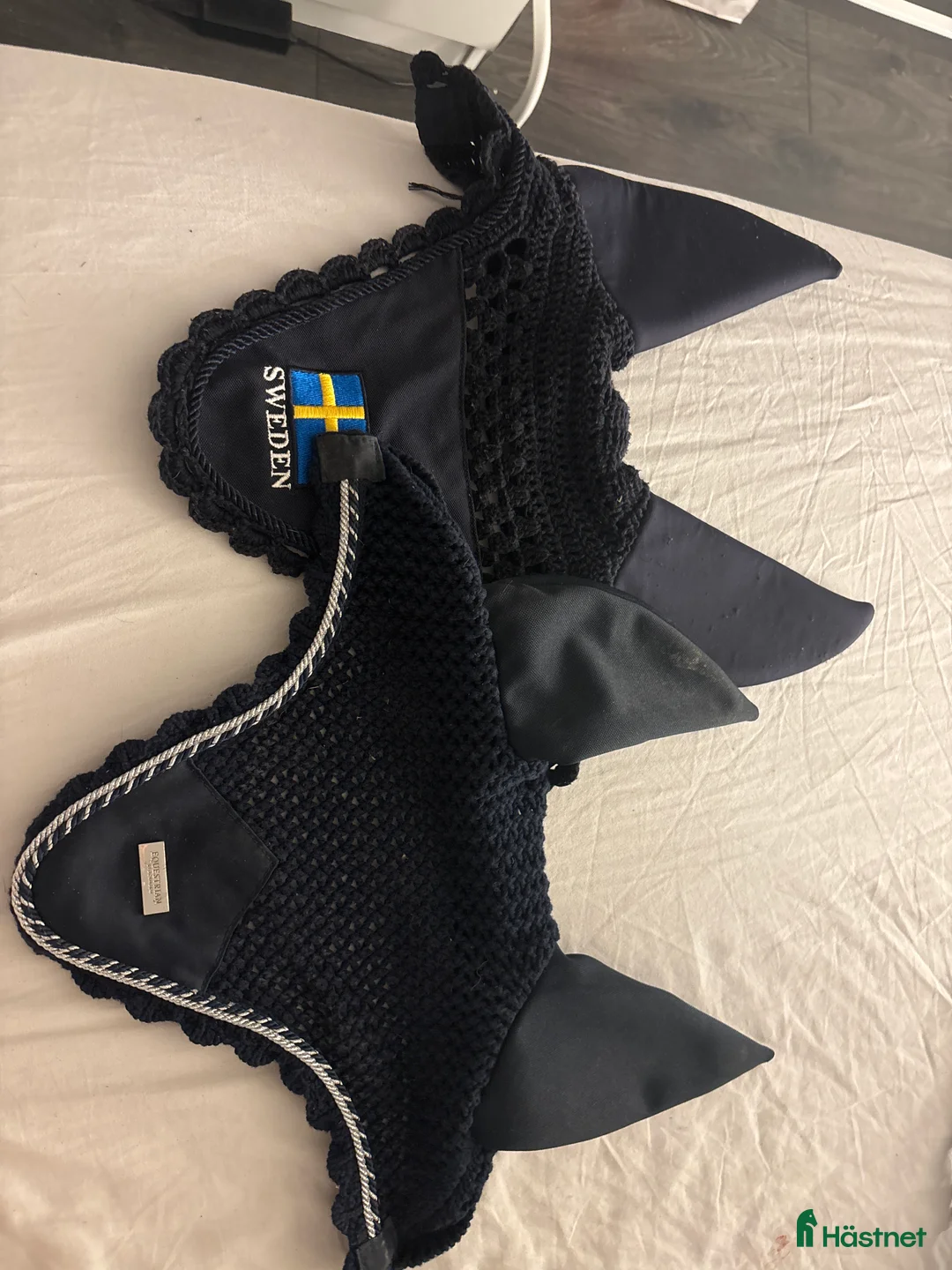 Övrig Hästutrustning hästutrustning till salu: Blåa huvor från KL och ES. Se beskrivning i Surahammar - Annons 1