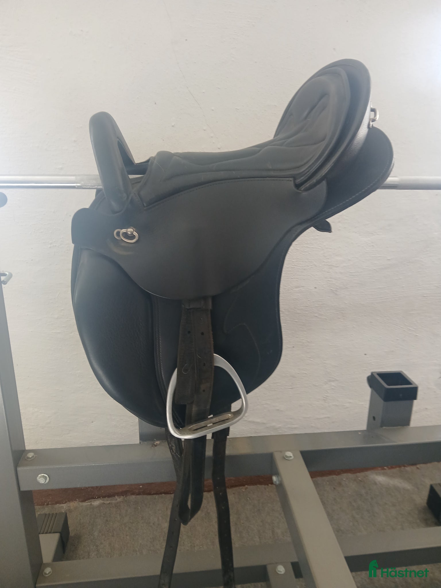 Sadlar hästutrustning Startrekk Quantum dressursal selges  - Annons 1