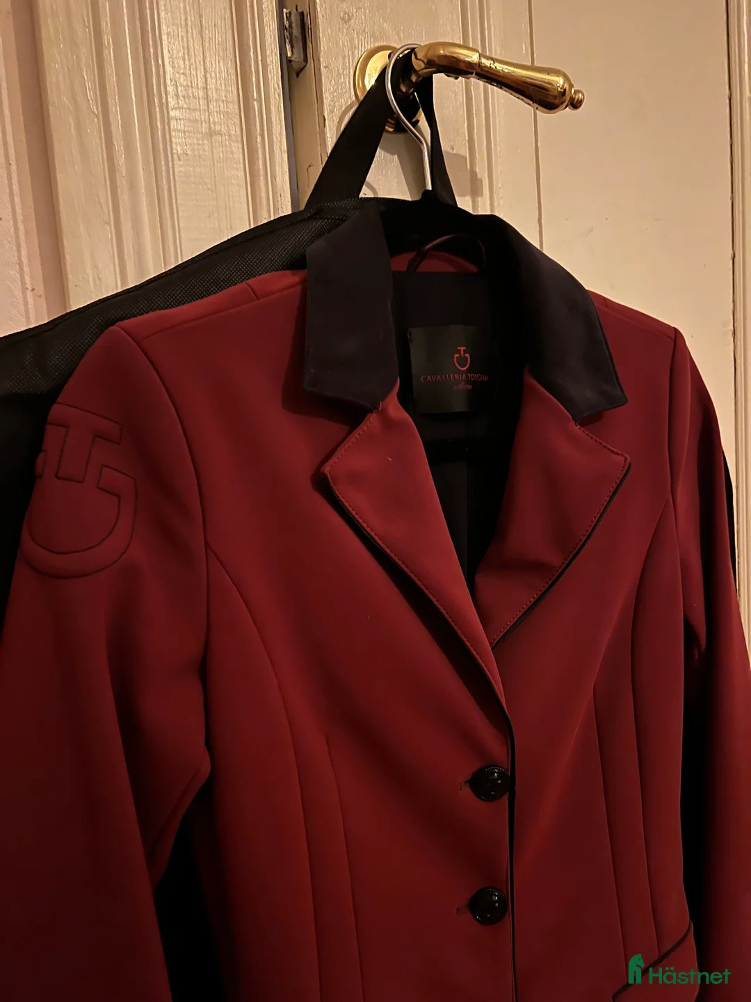 Jackor & Kavajer ryttarutrustning till salu: Vinröd Cavalleria Toscana kavaj i Bollnäs - Annons 2