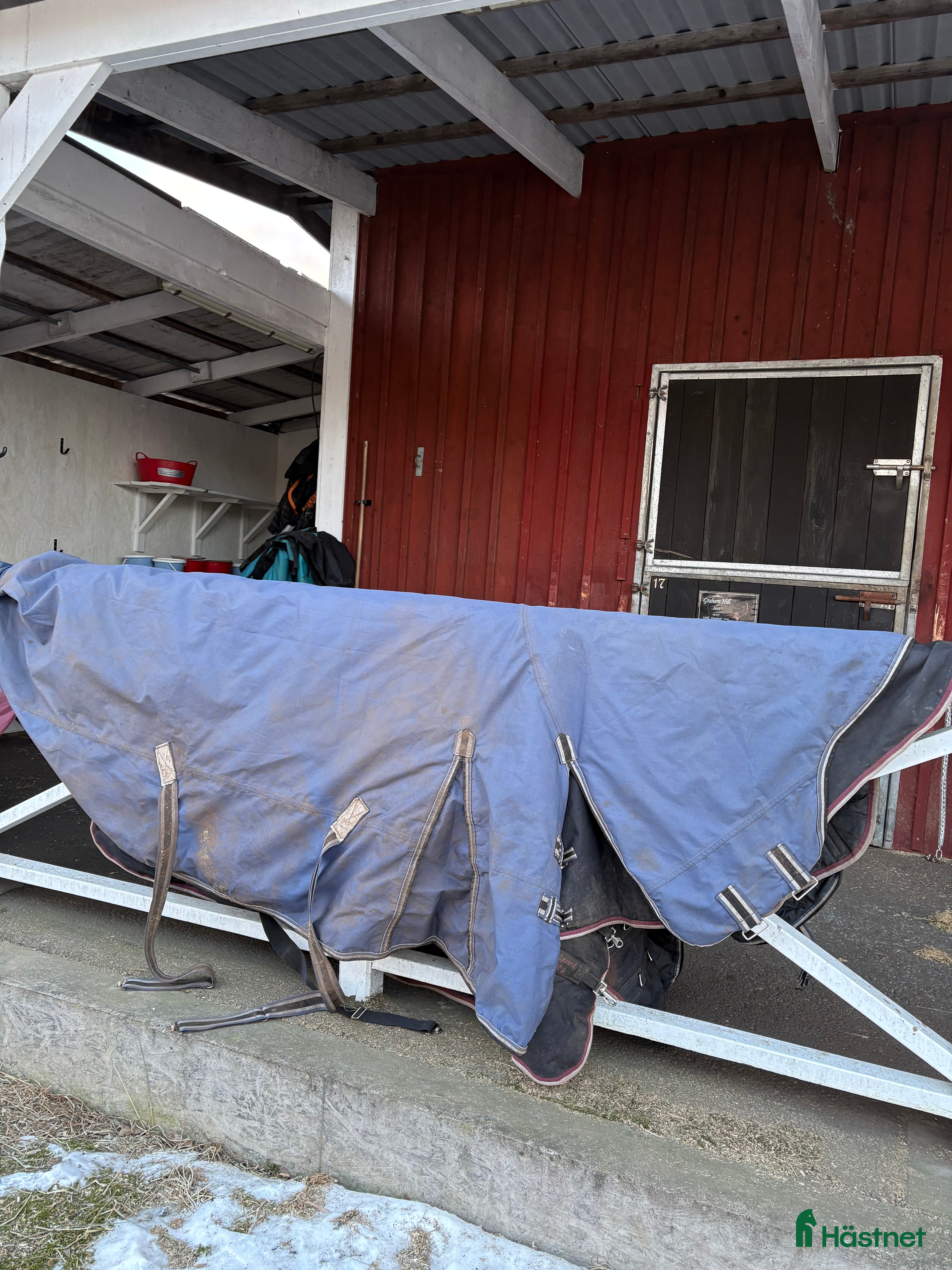 Täcken hästutrustning Vintertäcke med fast hals, strl 165, 200 gram i Borås - Annons 2