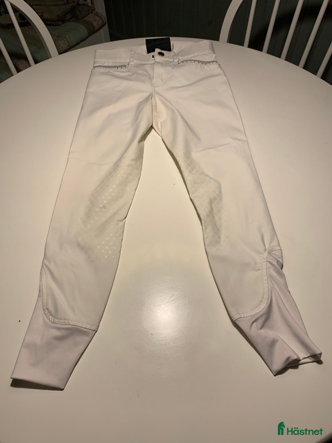 Ridbyxor ryttarutrustning till salu: Vita ridbyxor  i Åshammar - Annons 1