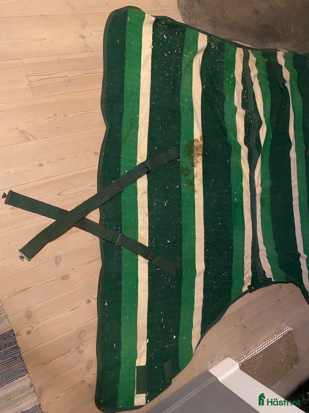 Täcken hästutrustning till salu: Täcke från Nisch i Fjärås - Annons 3