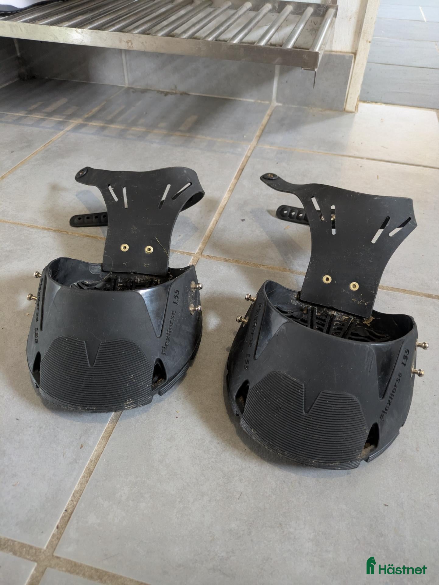 Övrig Hästutrustning hästutrustning Flex Hoof Boots strl 135–sparsamt använda, dubbade - Annons 1