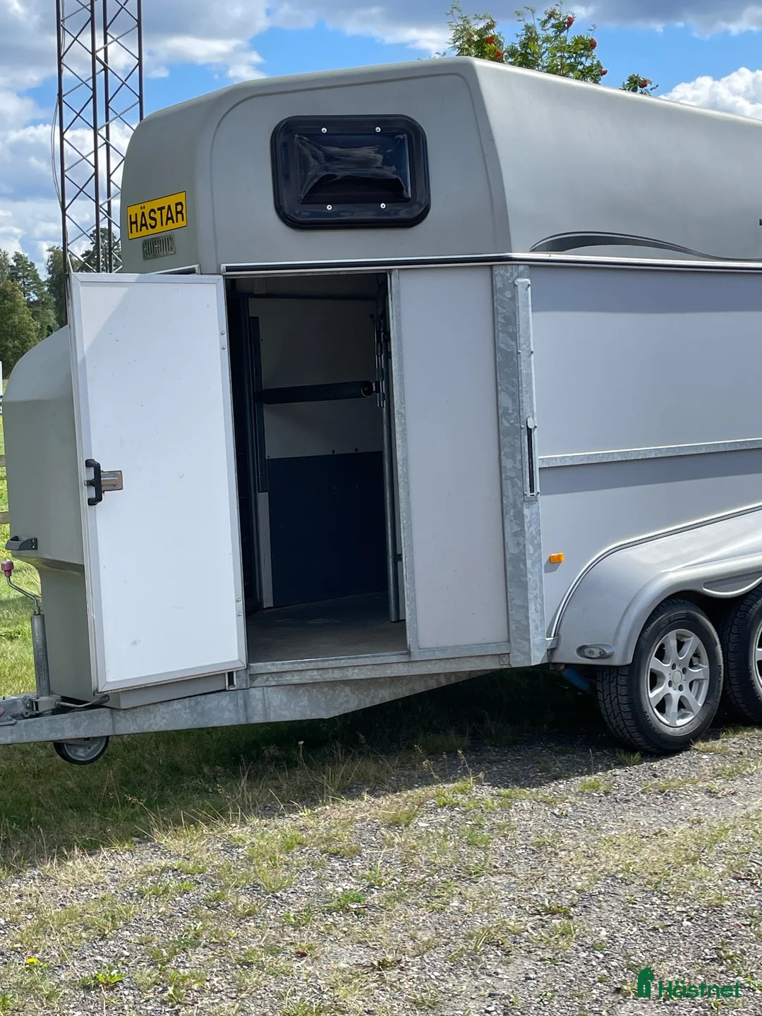 Hästtransporter  fordon & transport till salu: Välskött Thule Diamant med mycket utrymme  i Hok - Annons 2
