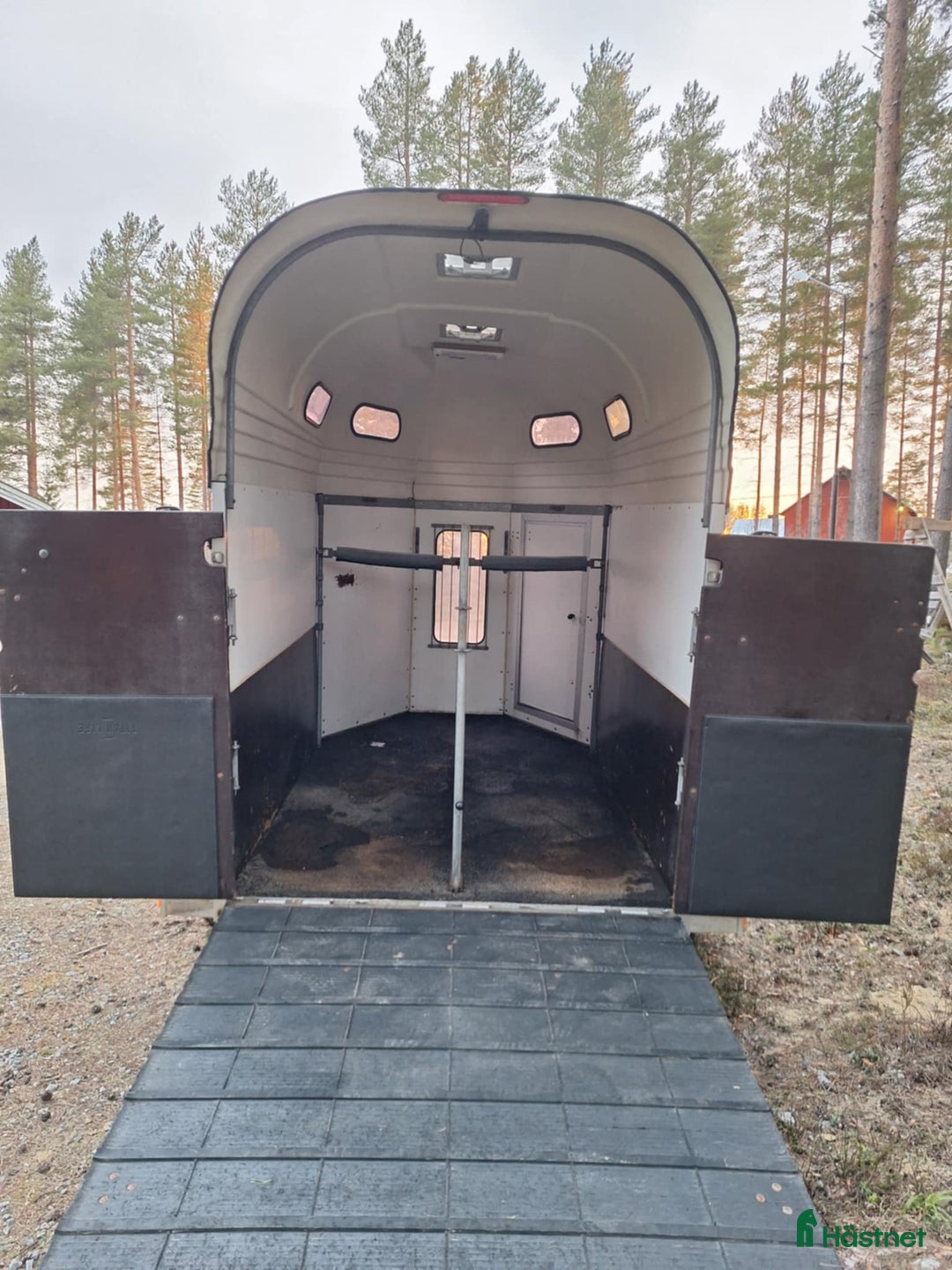 Hästtransporter  fordon & transport till salu: Rymligt extra högt och brett hästsläp  i Vännäs - Bild 4