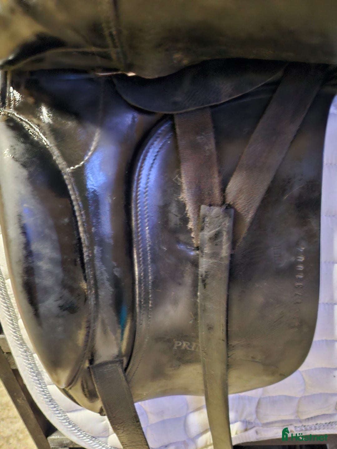 Sadlar hästutrustning till salu: Svart dressyrsadel nyomstoppad i Halmstad - Annons 2