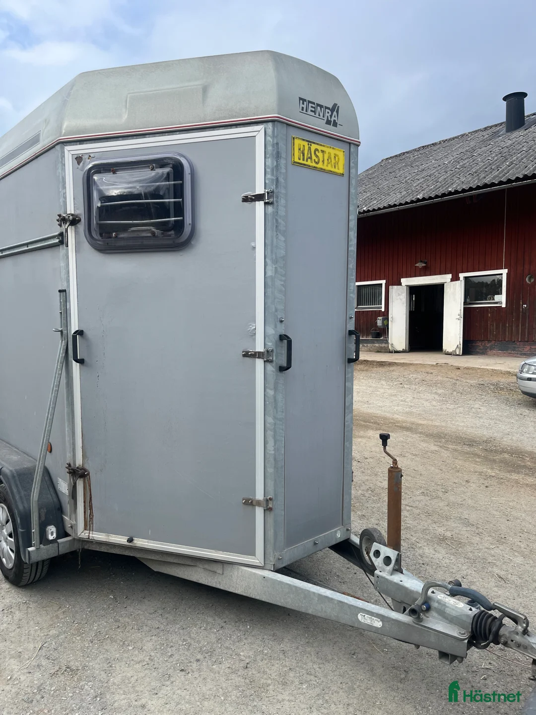 Hästtransporter  fordon & transport till salu: Mycket praktisk transport - Annons 2