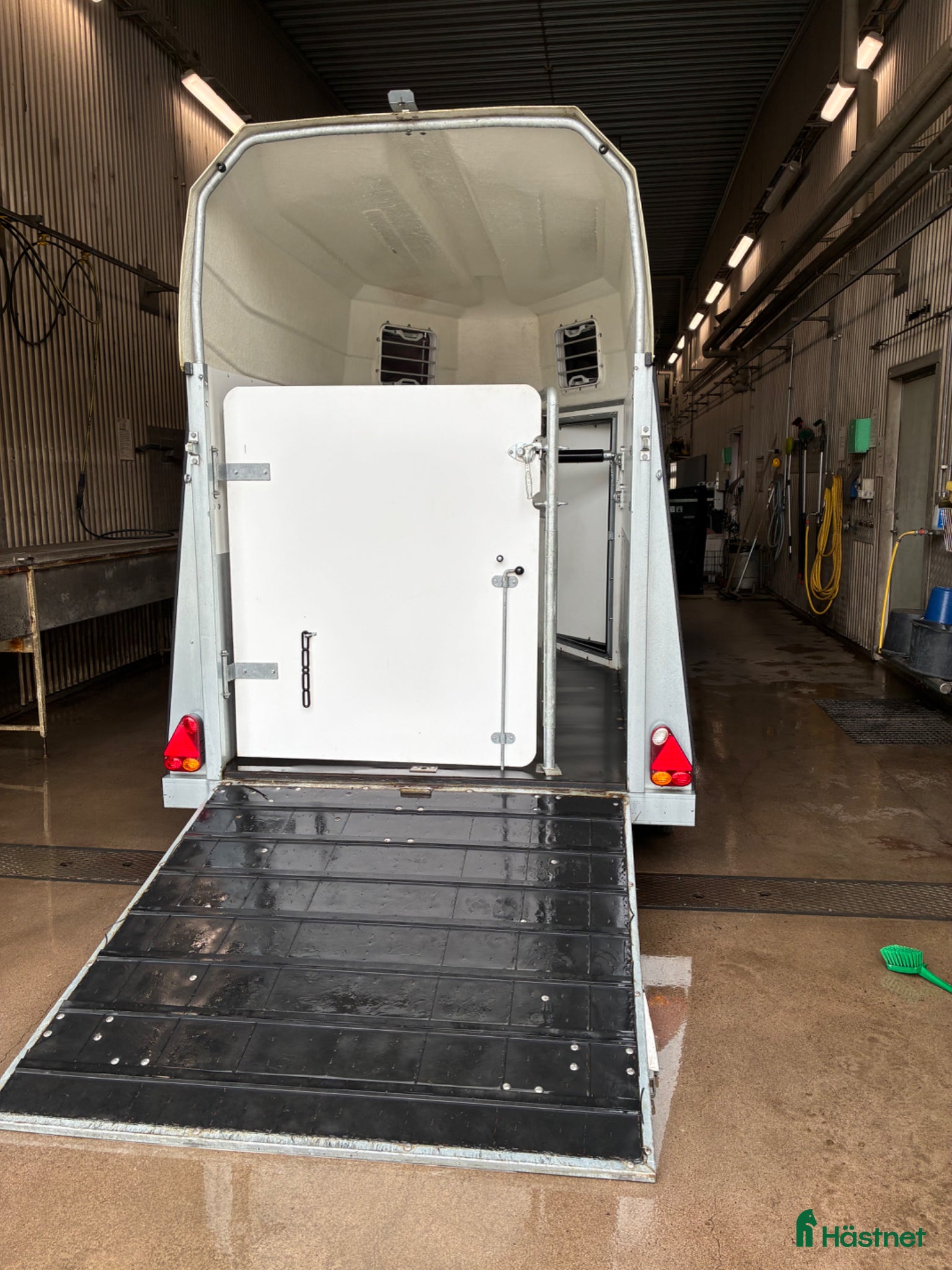 Hästtransporter  fordon & transport till salu: Välvårdad hästtransport i Vårgårda - Annons 3