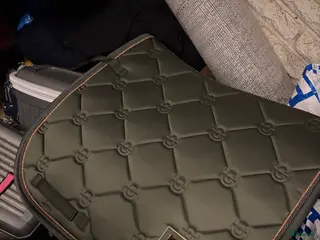 Schabrak & Vojlockar hästutrustning Oanvänt Equestrian Stockholm schabrak säljes! - Annons 13