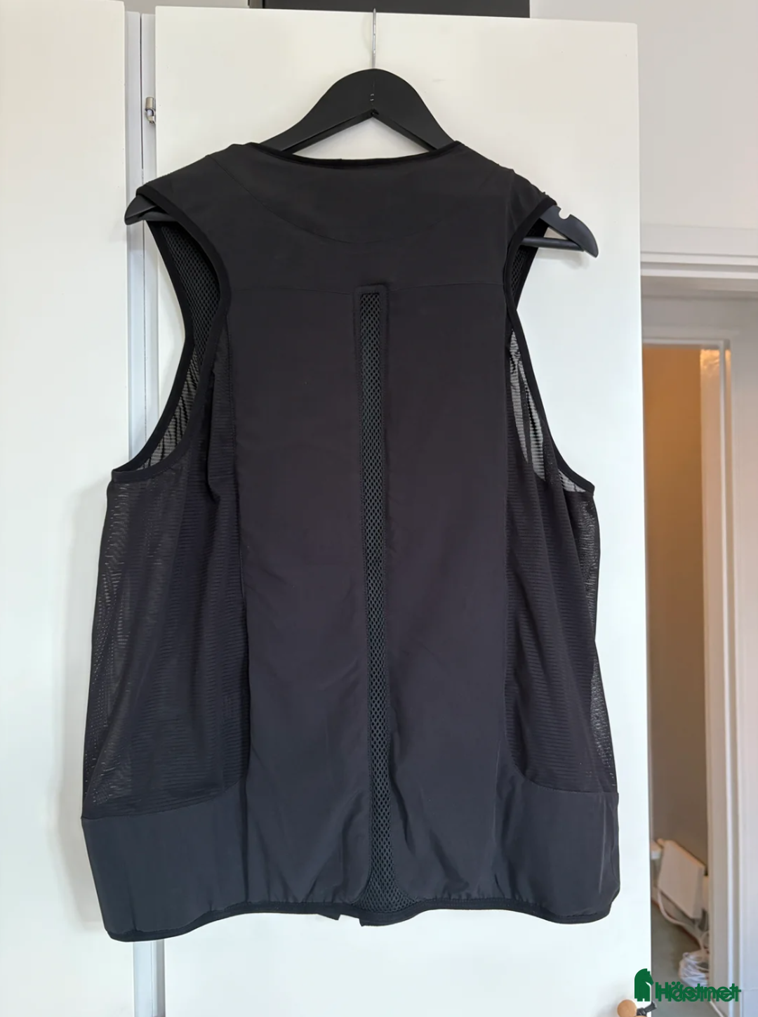 Säkerhetsvästar ryttarutrustning till salu: Airbagväst XL i Örebro - Annons 2