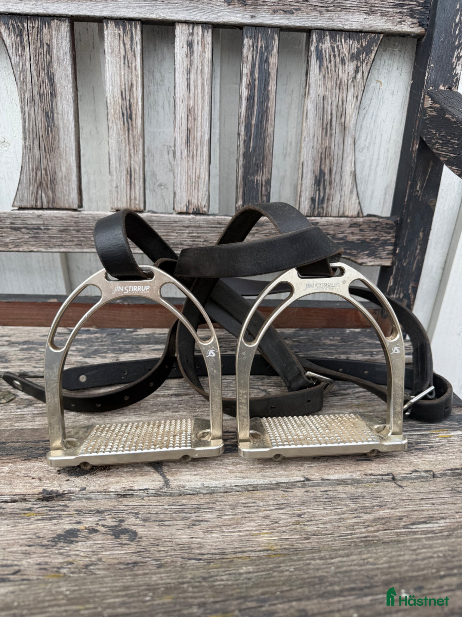 Stigbyglar hästutrustning till salu: JIN STIRRUPS silver - Annons 2