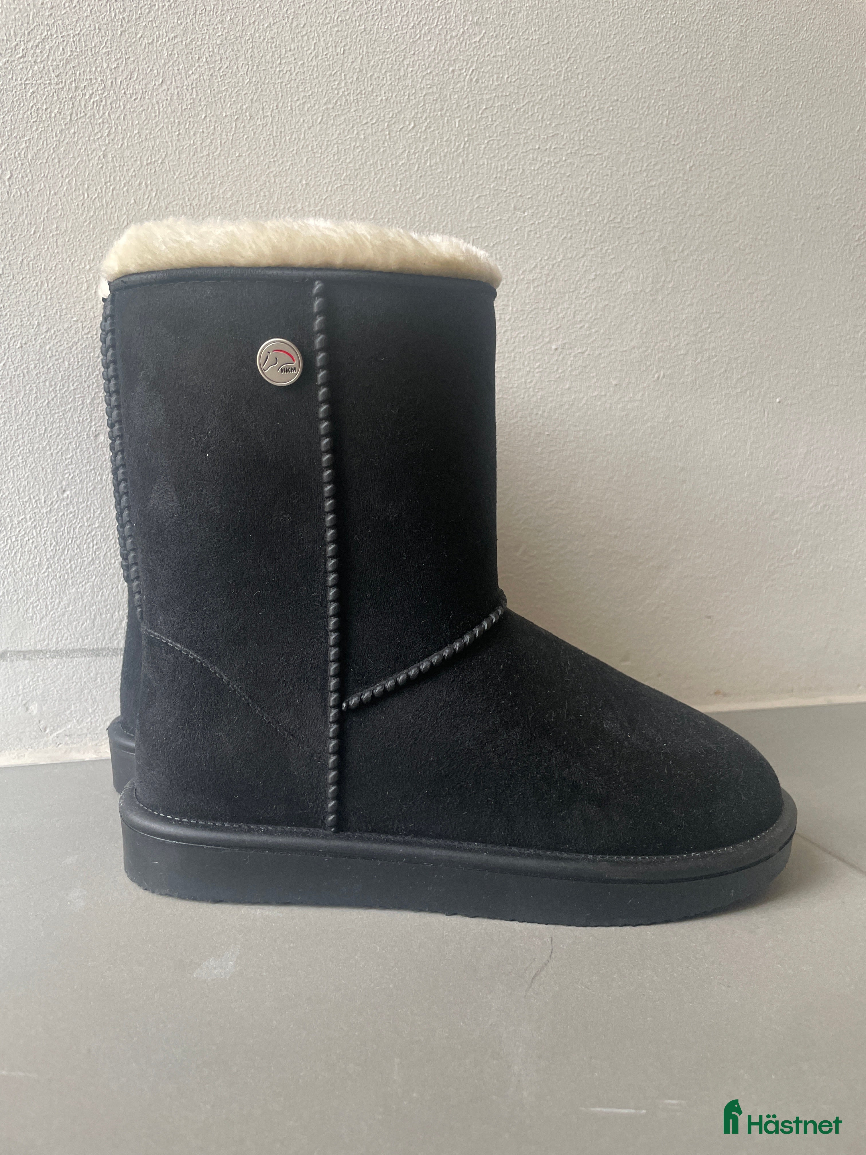 Övrig utrustning övrig utrustning till salu: Stall skor  i Limhamn - Annons 23