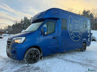 Hästlastbilar fordon & transport till salu: ALFAB 5 SITS 2023 STUTERI AUTOMAT LÅGA MILTAL i Köping - Annons 11