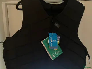 Säkerhetsvästar ryttarutrustning till salu: Oanvänd - Annons 4