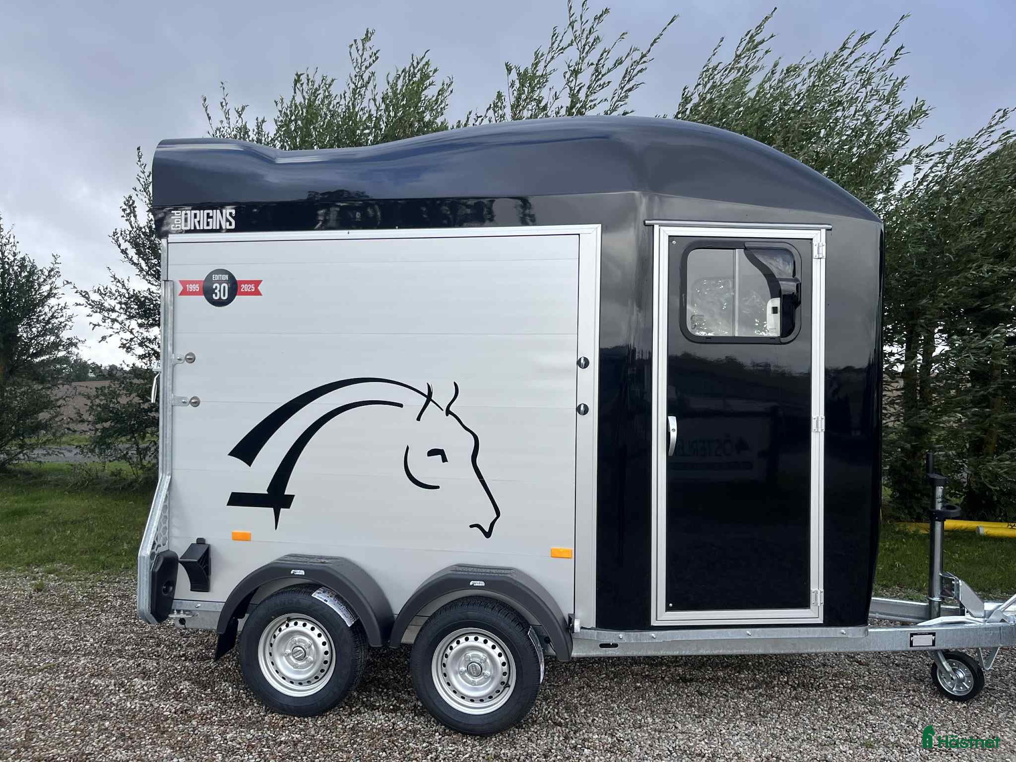 Hästtransporter  fordon & transport till salu: En lyxig 1,5 -hästars vagn i aluminium - Annons 3