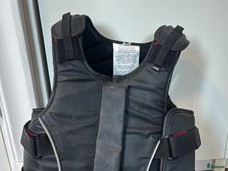 Säkerhetsvästar ryttarutrustning till salu: Säkerhetsväst för ungdom i Finspång - Annons 19