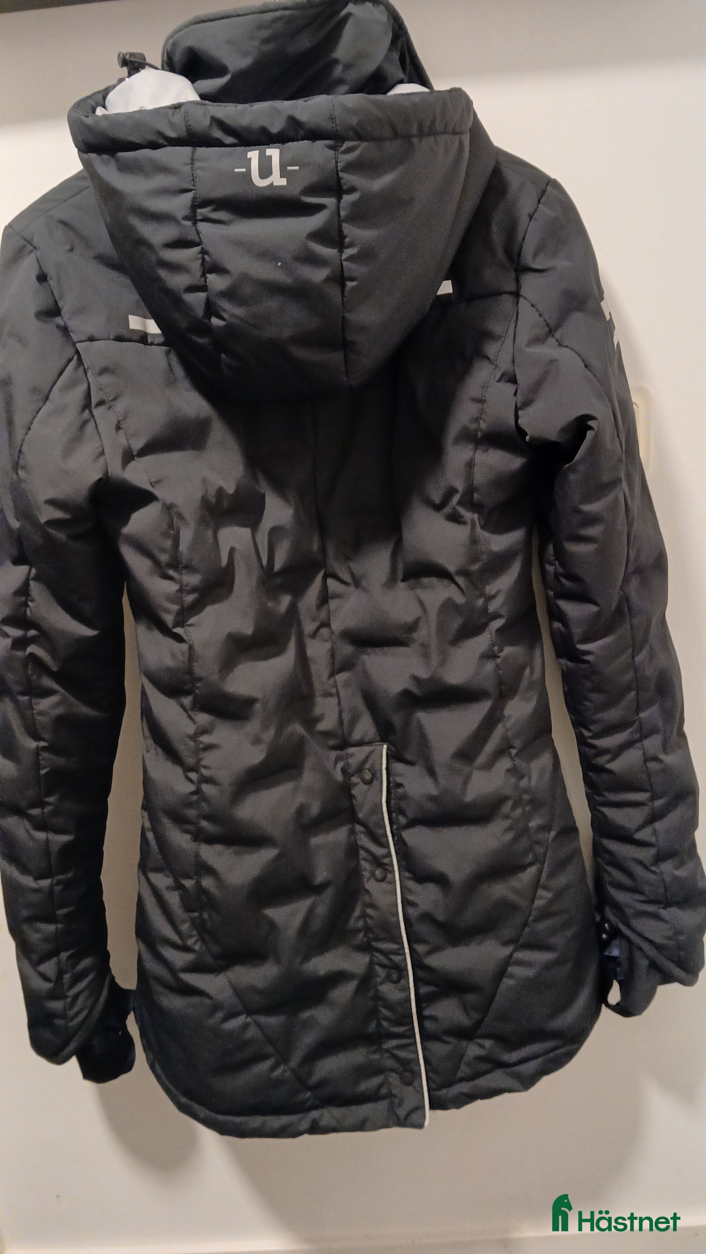 Jackor & Kavajer ryttarutrustning till salu: Vinterkappa Uhip i Linköping - Annons 2