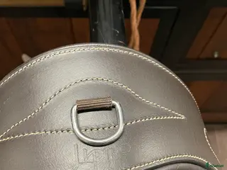 Sadeltillbehör hästutrustning Anatomisk lädergjord från Lippo i Västerås - Annons 3