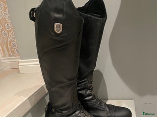 Ridstövlar ryttarutrustning till salu: Fina stövlar i Mockfjärd - Annons 1