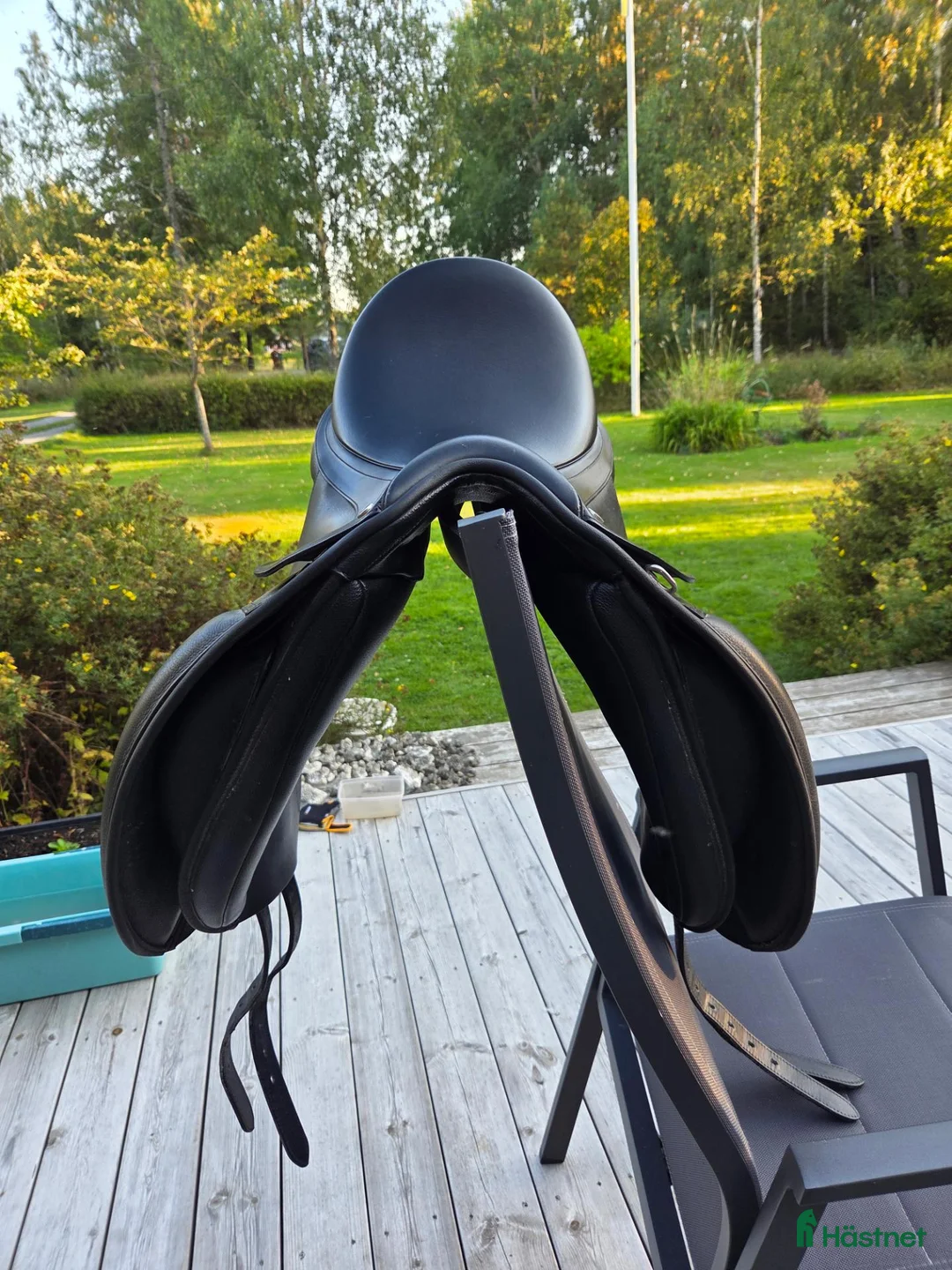 Sadlar hästutrustning till salu:  HART svart sadel 17,5” – vitt koppjärn - Annons 6