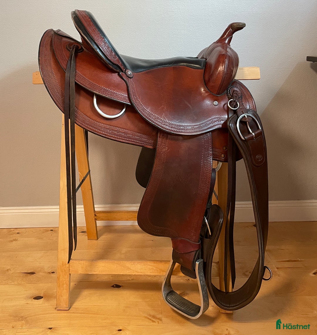 Sadlar hästutrustning till salu: Westernsadel, komplett i Bromma - Annons 2
