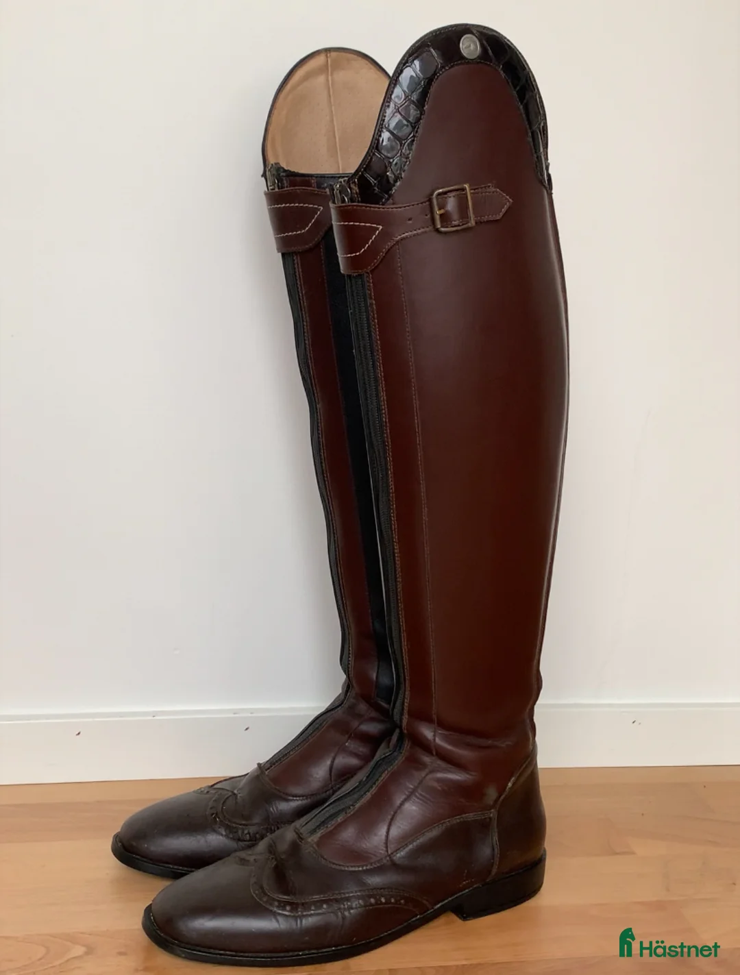 Ridstövlar ryttarutrustning till salu: Dressyrstövlar Chester Boots  - Annons 1