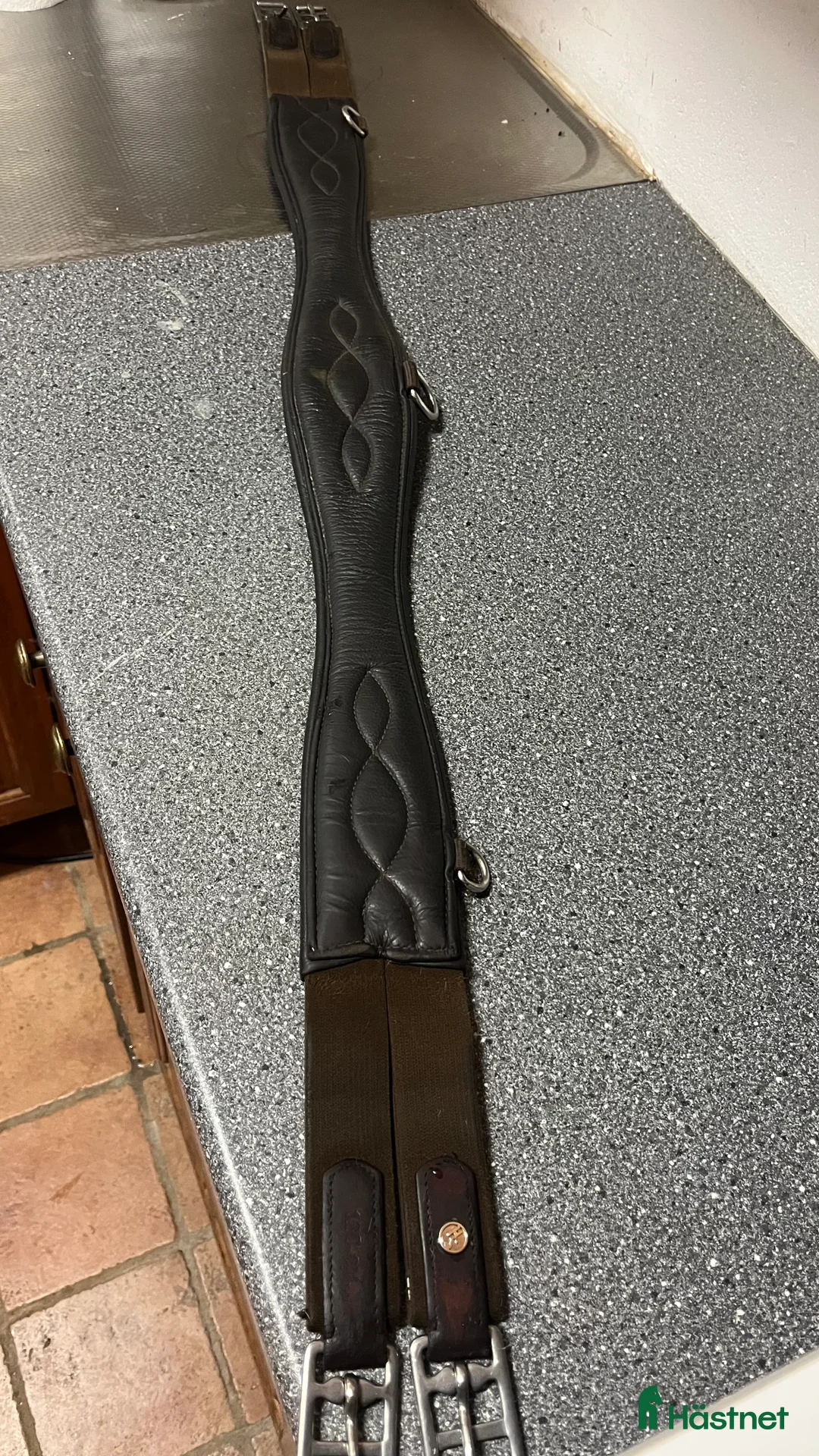 Sadeltillbehör hästutrustning till salu: Anatomisk lädergjord från HS 120 cm i Örby - Annons 2