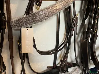 Träns hästutrustning till salu: Helt nytt brunt träna - Annons 3