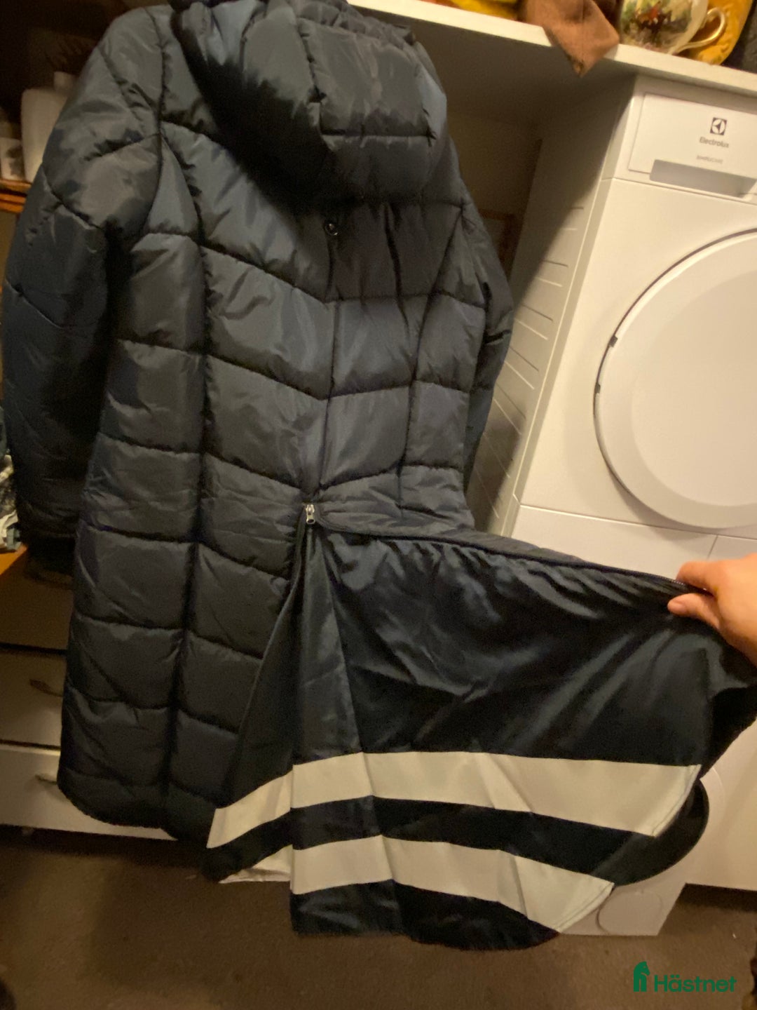 Jackor & Kavajer ryttarutrustning till salu: Gosigaste vinterkappan  i Klagshamn - Annons 3