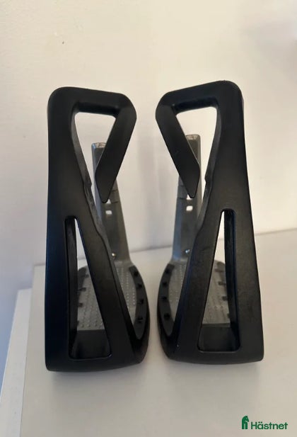 Stigbyglar hästutrustning Freejump stigbyglar  - Annons 2