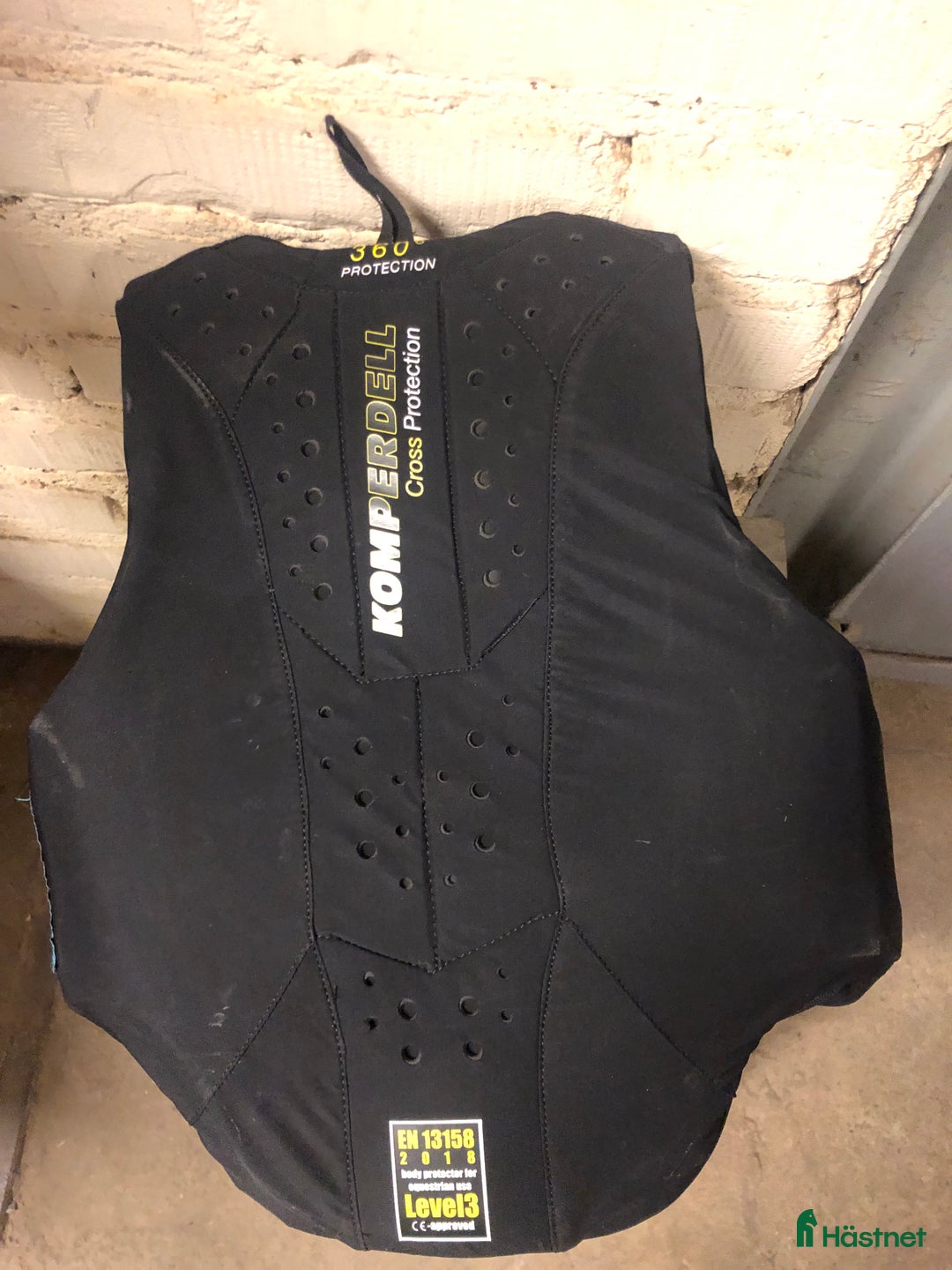 Säkerhetsvästar ryttarutrustning till salu: Fin säkerhets väst i Östersund - Annons 2