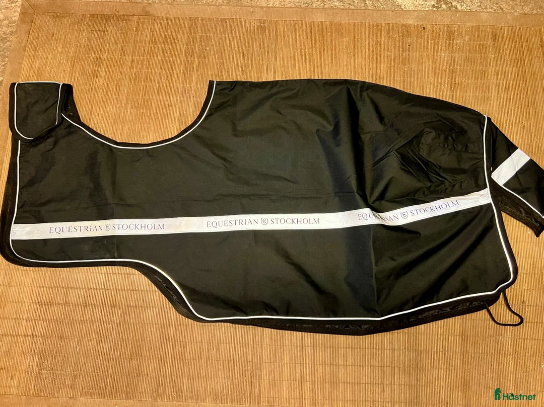 Täcken hästutrustning till salu: Ofodrat ländtäcke  - Annons 1