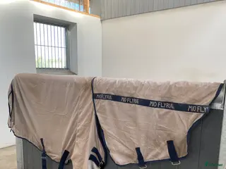 Täcken hästutrustning till salu: Mio Fly Rug strl 130 - endast använt fåtal gånger i Södra Sandby - Annons 3