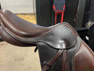 Sadlar hästutrustning till salu: Fin Lippo Fazzino i Uppsala - Annons 4