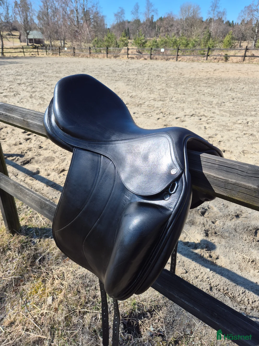 Sadlar hästutrustning till salu: Equipe Emporio i Landsbro - Annons 1