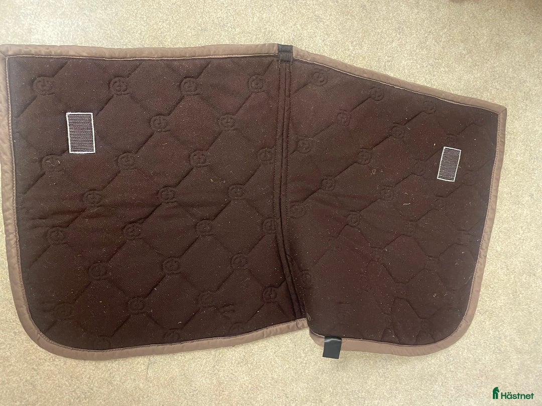 Schabrak & Vojlockar hästutrustning till salu: Flera Dressyrschabrak från Equestrian Stockholm  i Brastad - Annons 6