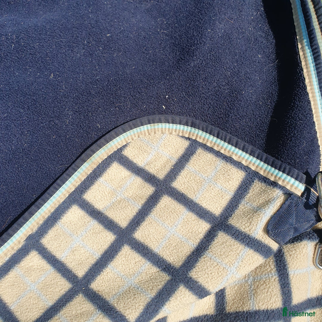 Täcken hästutrustning till salu: Rambo deluxe fleece 5.6/115cm i Tranås - Bild 6