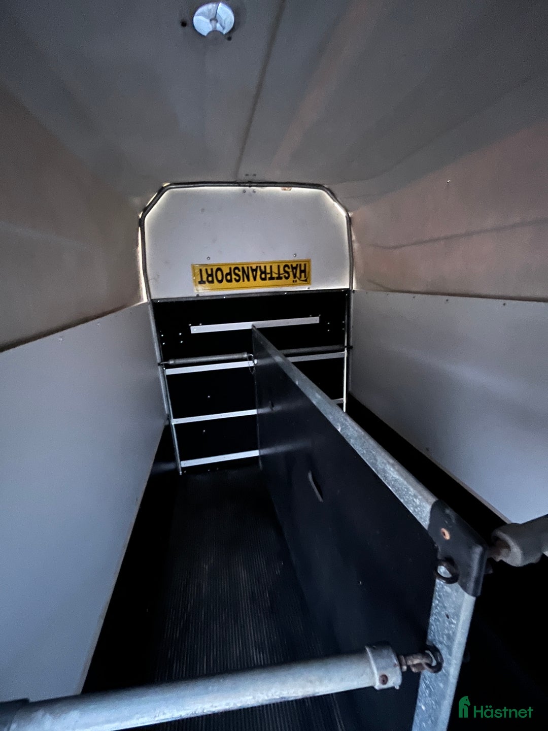 Hästtransporter  fordon & transport till salu: 570kg lastvikt B-kort nyrenoverad sadelkammare i Nygård - Bild 10