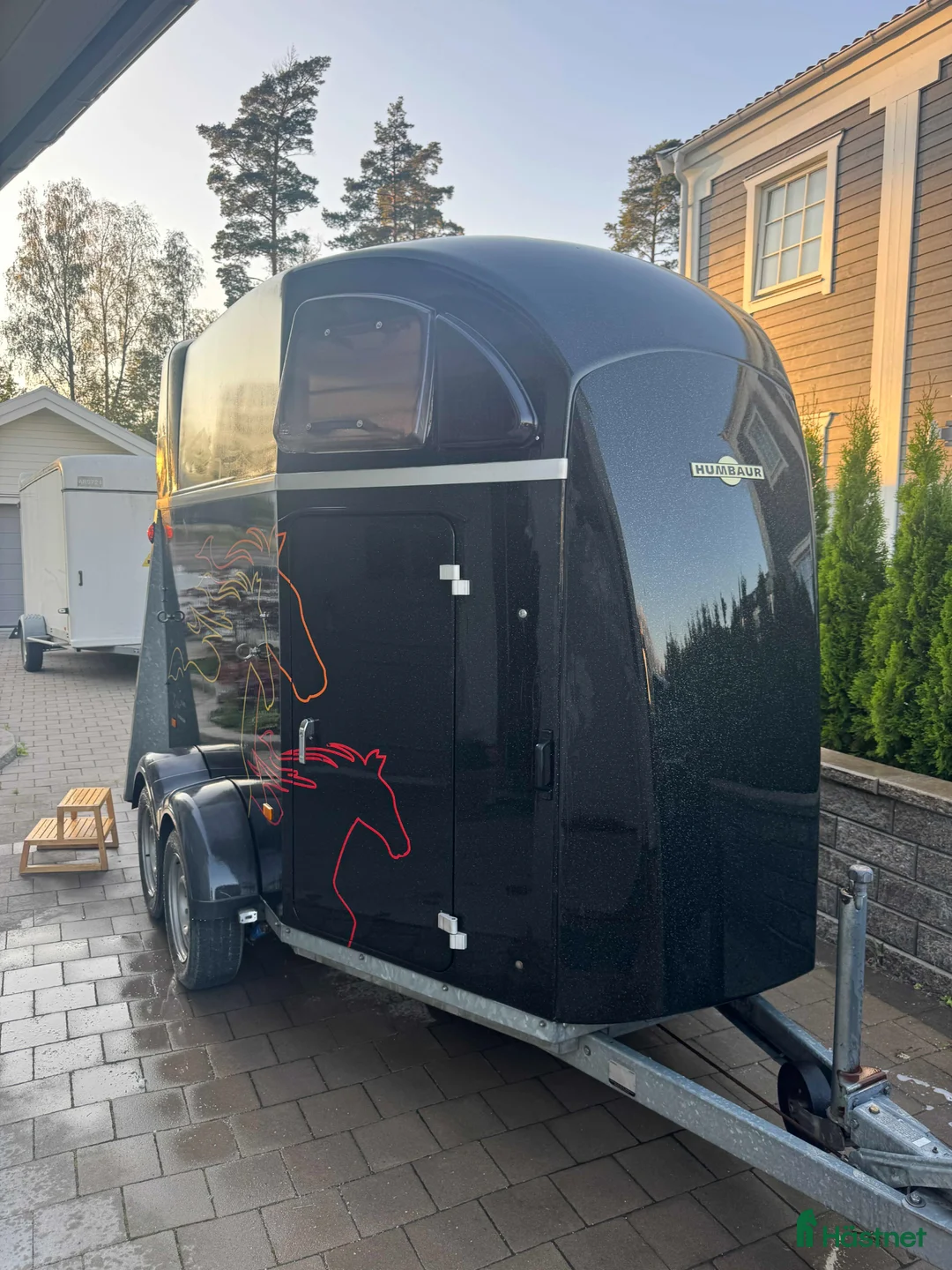 Hästtransporter  fordon & transport till salu: Humbaur Zephir Aero – Sadelkammare – Besiktigad i Arlandastad - Annons 1