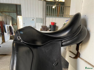 Sadlar hästutrustning till salu: Lippo azzario alto i Munkedal - Annons 1
