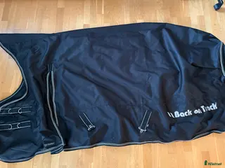 Täcken hästutrustning Back on Track regntäcke 50g - Annons 3