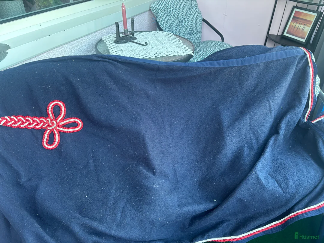 Täcken hästutrustning till salu: Fleece och voffel täcke - Annons 1