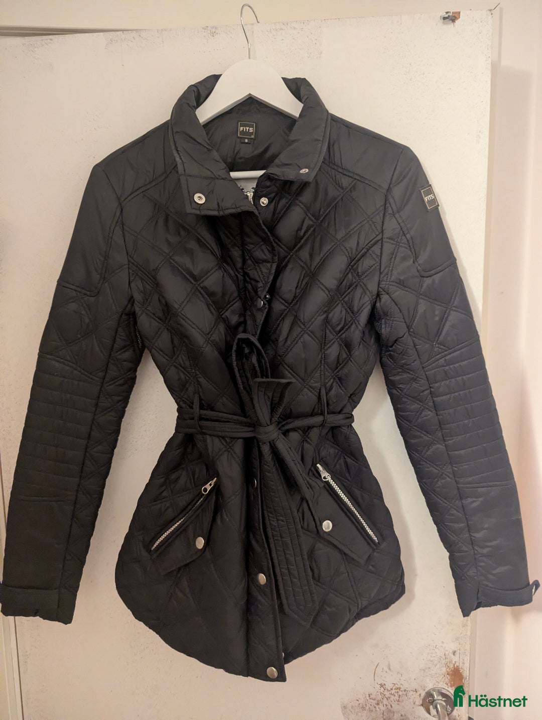 Jackor & Kavajer ryttarutrustning till salu: Jacka från fits. i Tierp - Annons 1