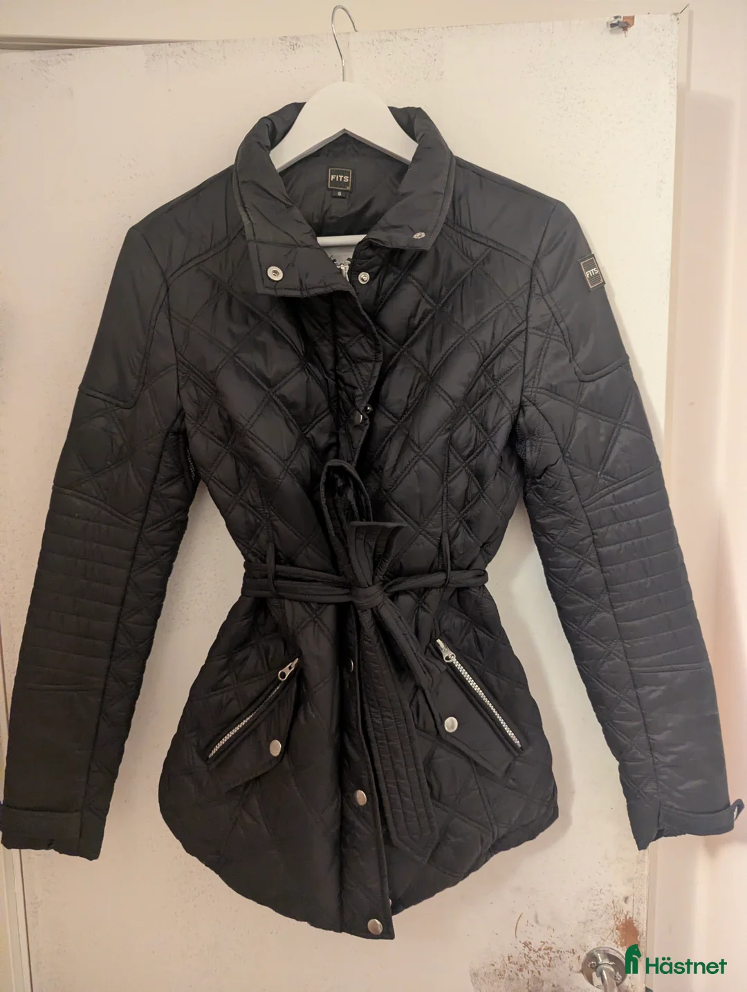 Jackor & Kavajer ryttarutrustning till salu: Jacka från fits. i Tierp - Annons 1