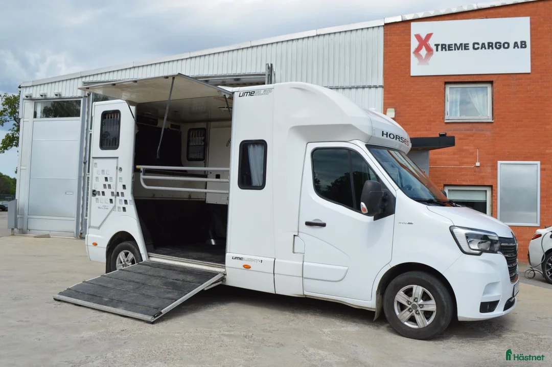 Hästlastbilar  fordon & transport till salu: Ume Light 2021 5-sits Automat - Annons 2