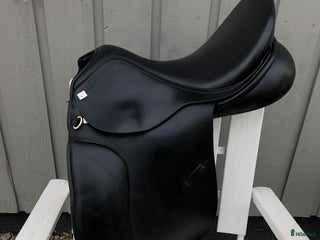 Sadlar hästutrustning till salu: Fin Anky dressyrsadel i Kalix - Annons 12